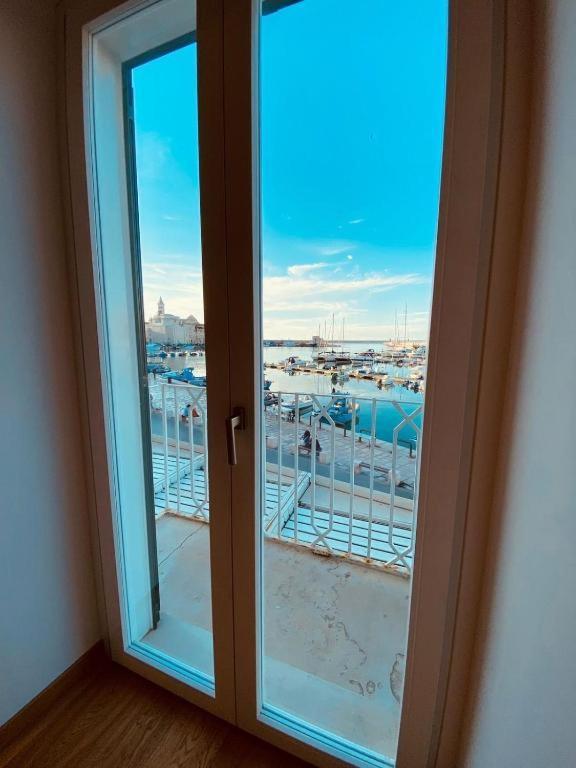 B&B Suite Home Trani Bagian luar foto