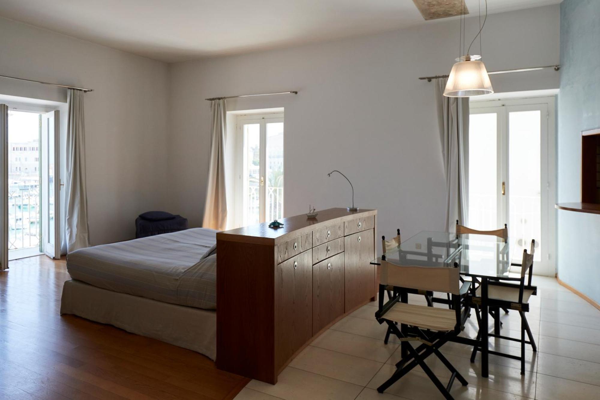 B&B Suite Home Trani Bagian luar foto