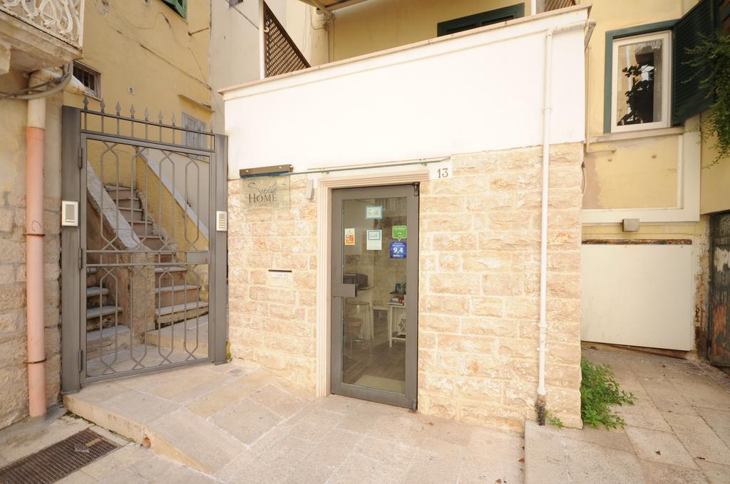 B&B Suite Home Trani Bagian luar foto