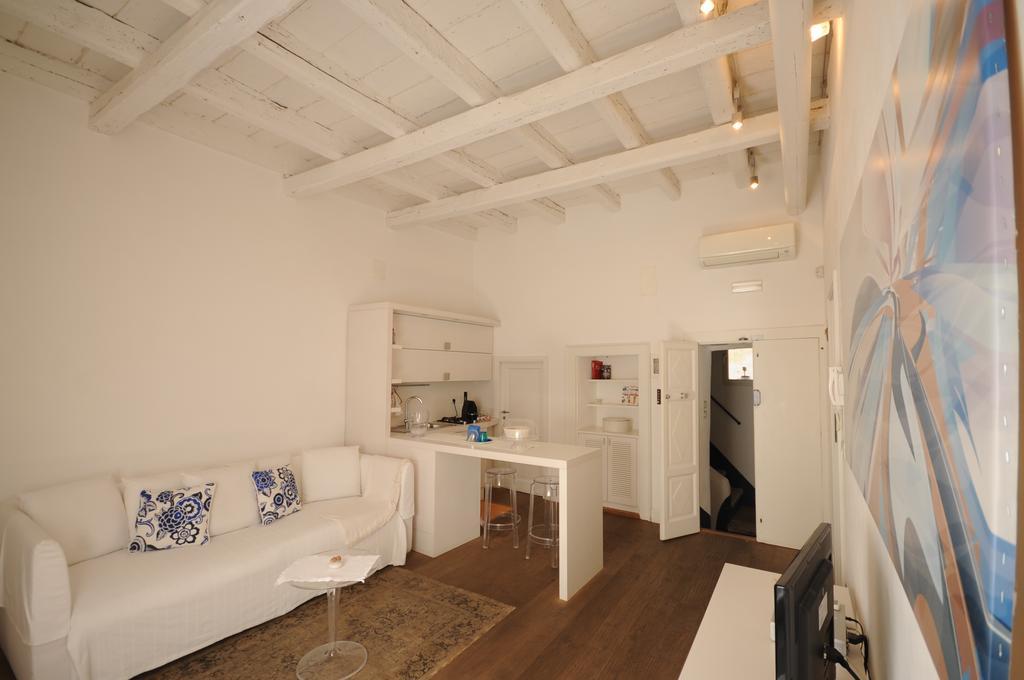 B&B Suite Home Trani Bagian luar foto