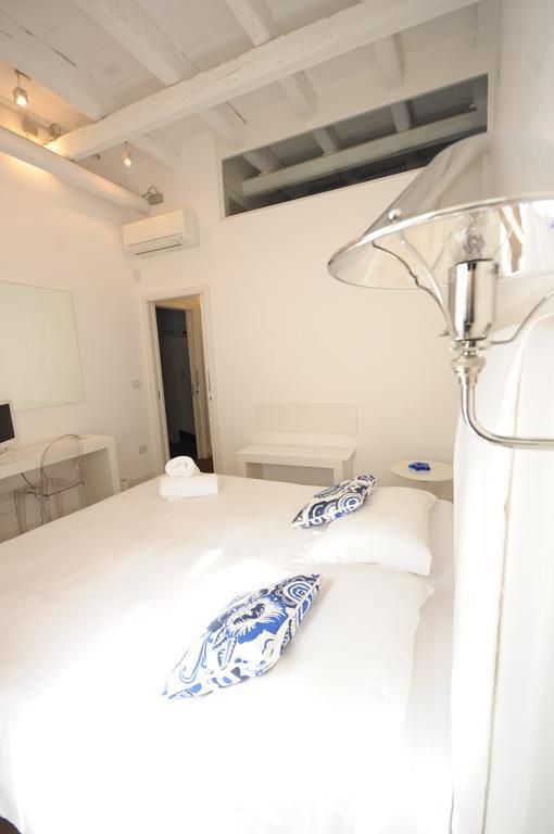 B&B Suite Home Trani Bagian luar foto