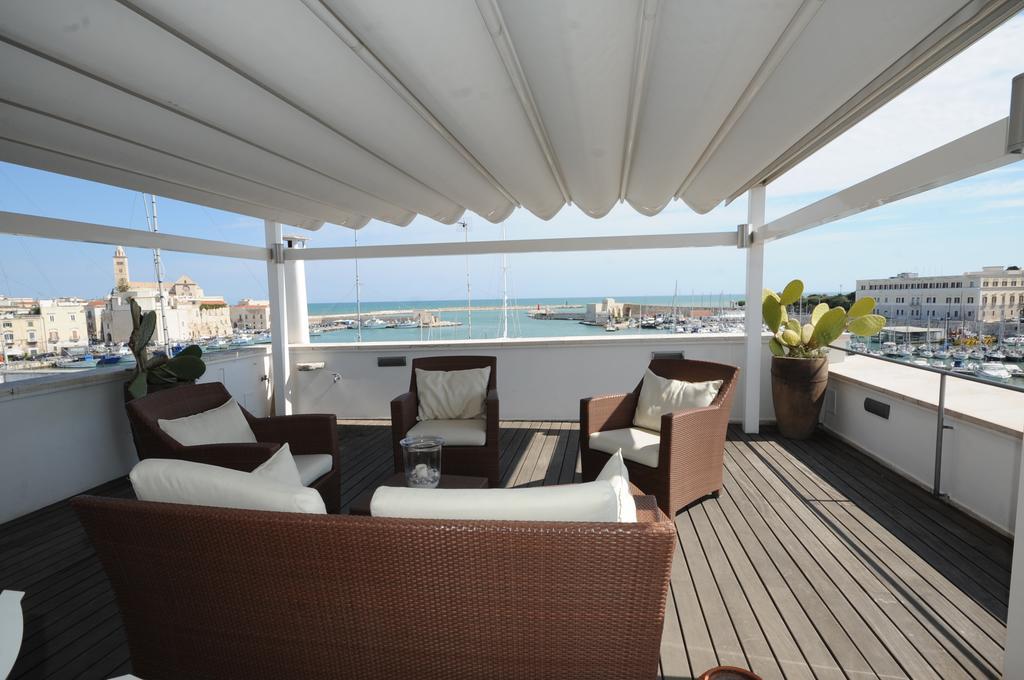 B&B Suite Home Trani Bagian luar foto